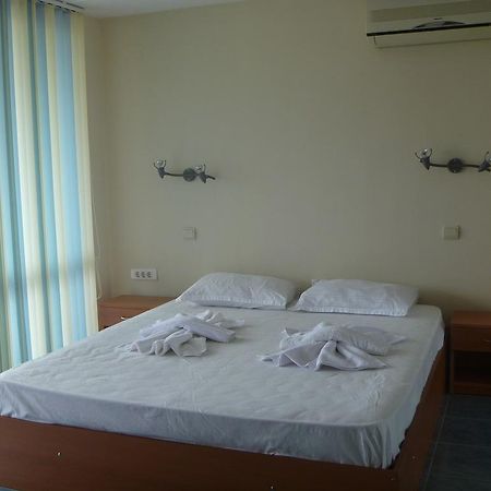 Apartments Lucky Complex Ravda Buitenkant foto